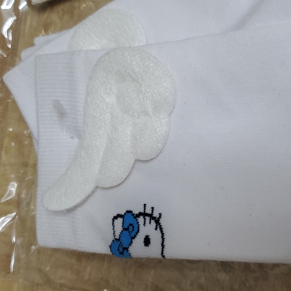 Hello Kitty socks (3) pair - Picture 3 of 5